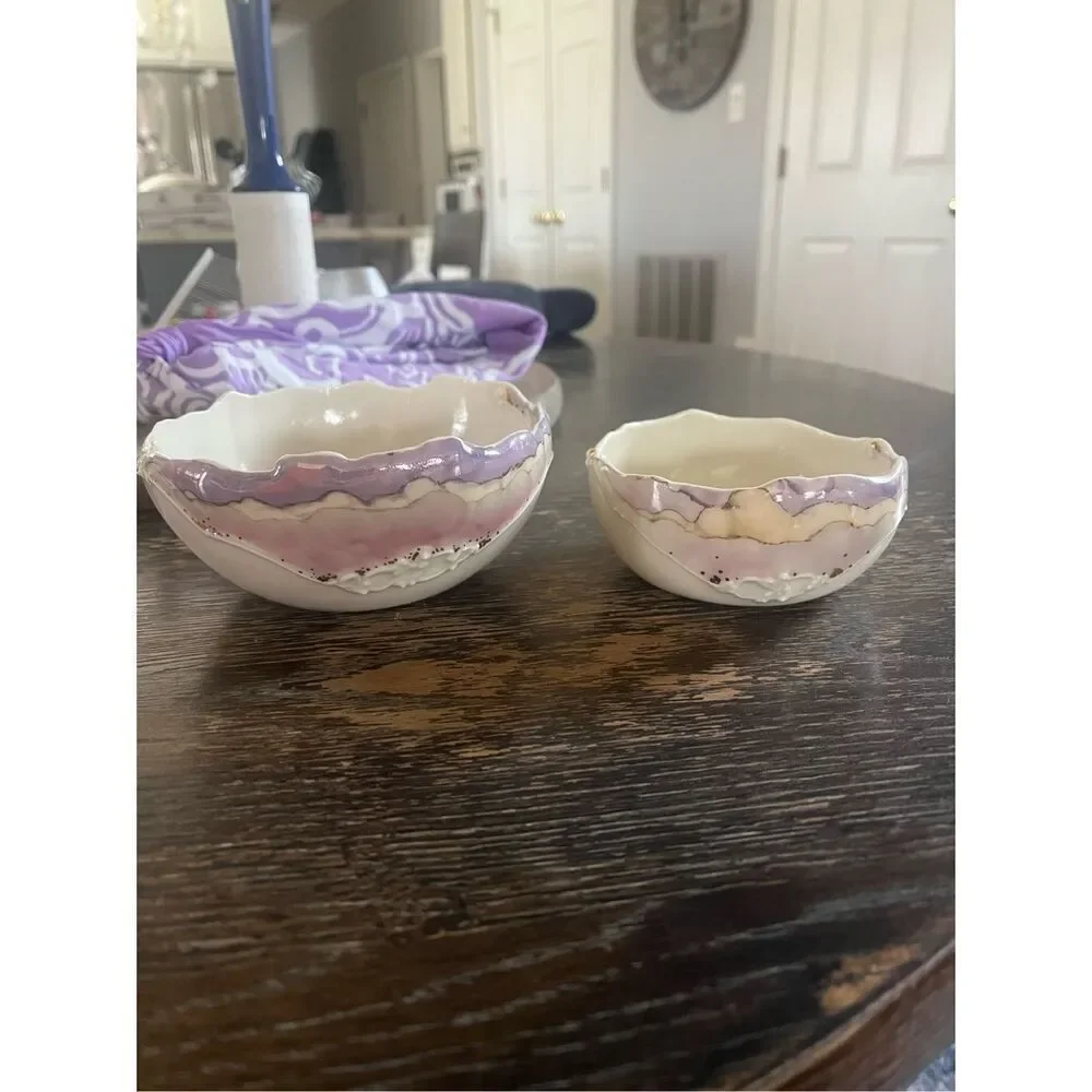 Carolyn Carrol Pottery Set of 2 Decorative Bowls 1991 Cream Purple Lavender Glit